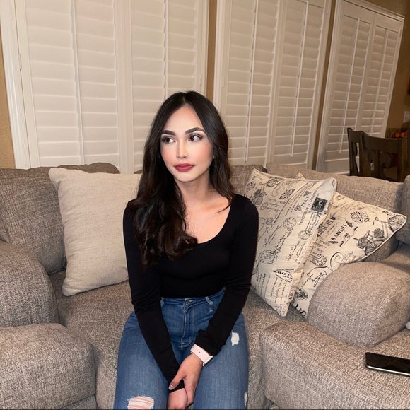 Meet your Posher, Giselle - Picture 1 of 1